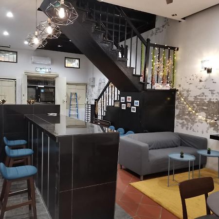 G Fortune Guest House+ George Town Buitenkant foto