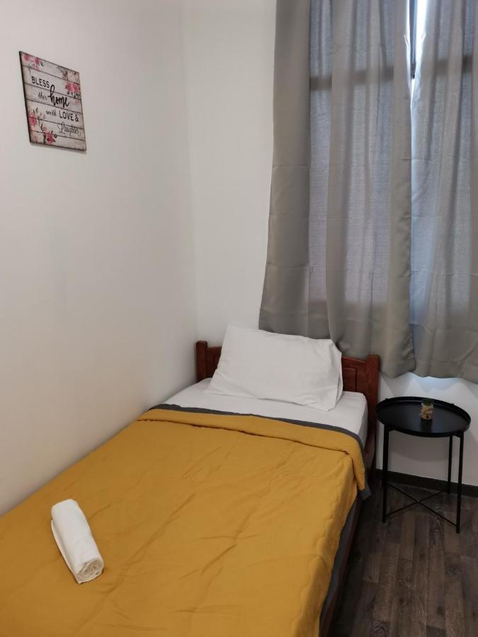 G Fortune Guest House+ George Town Buitenkant foto