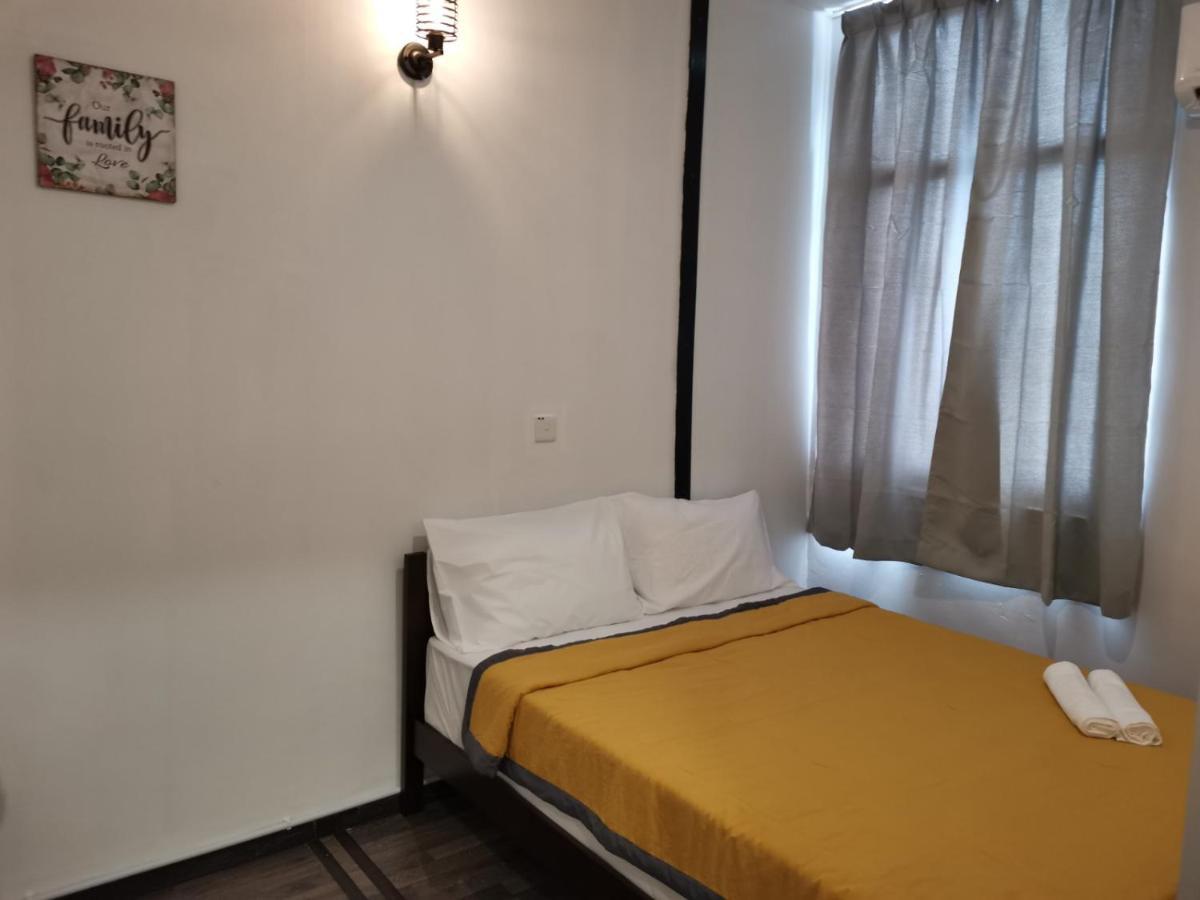 G Fortune Guest House+ George Town Buitenkant foto