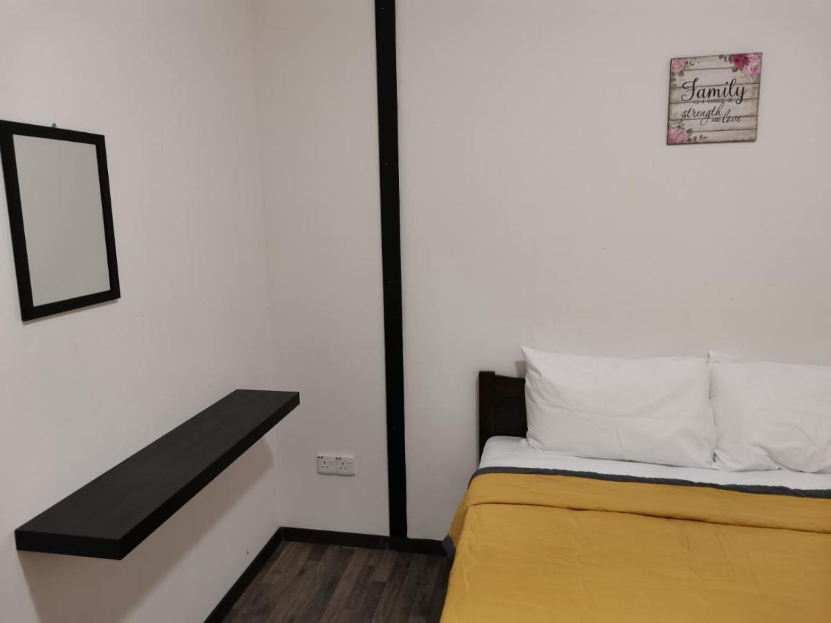 G Fortune Guest House+ George Town Buitenkant foto