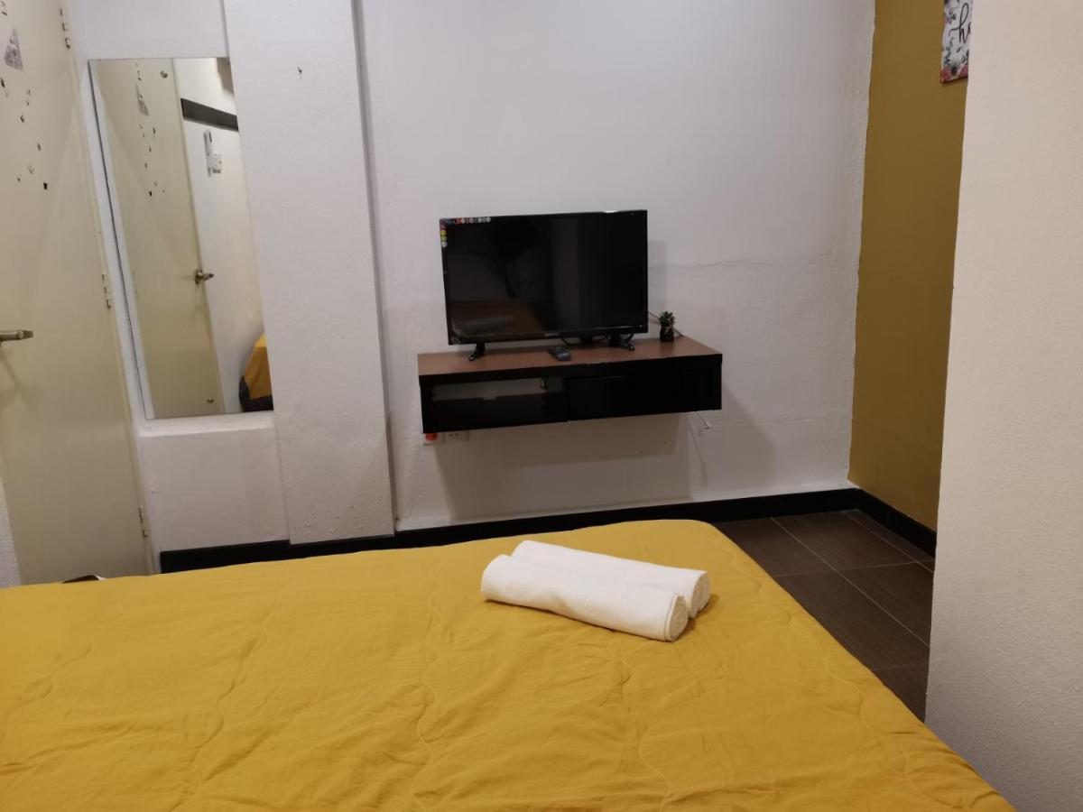 G Fortune Guest House+ George Town Buitenkant foto