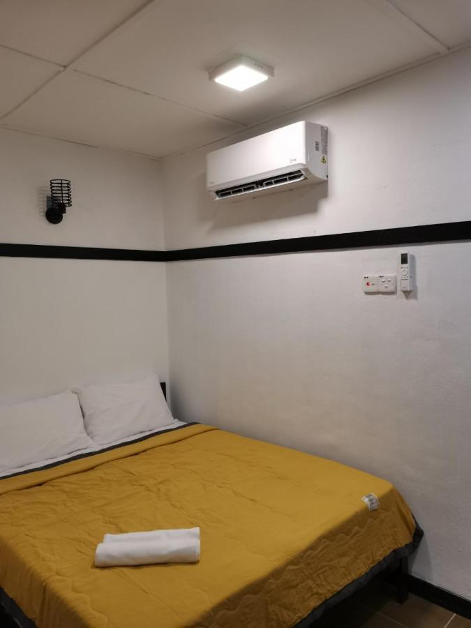 G Fortune Guest House+ George Town Buitenkant foto