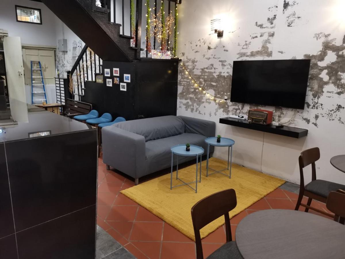 G Fortune Guest House+ George Town Buitenkant foto