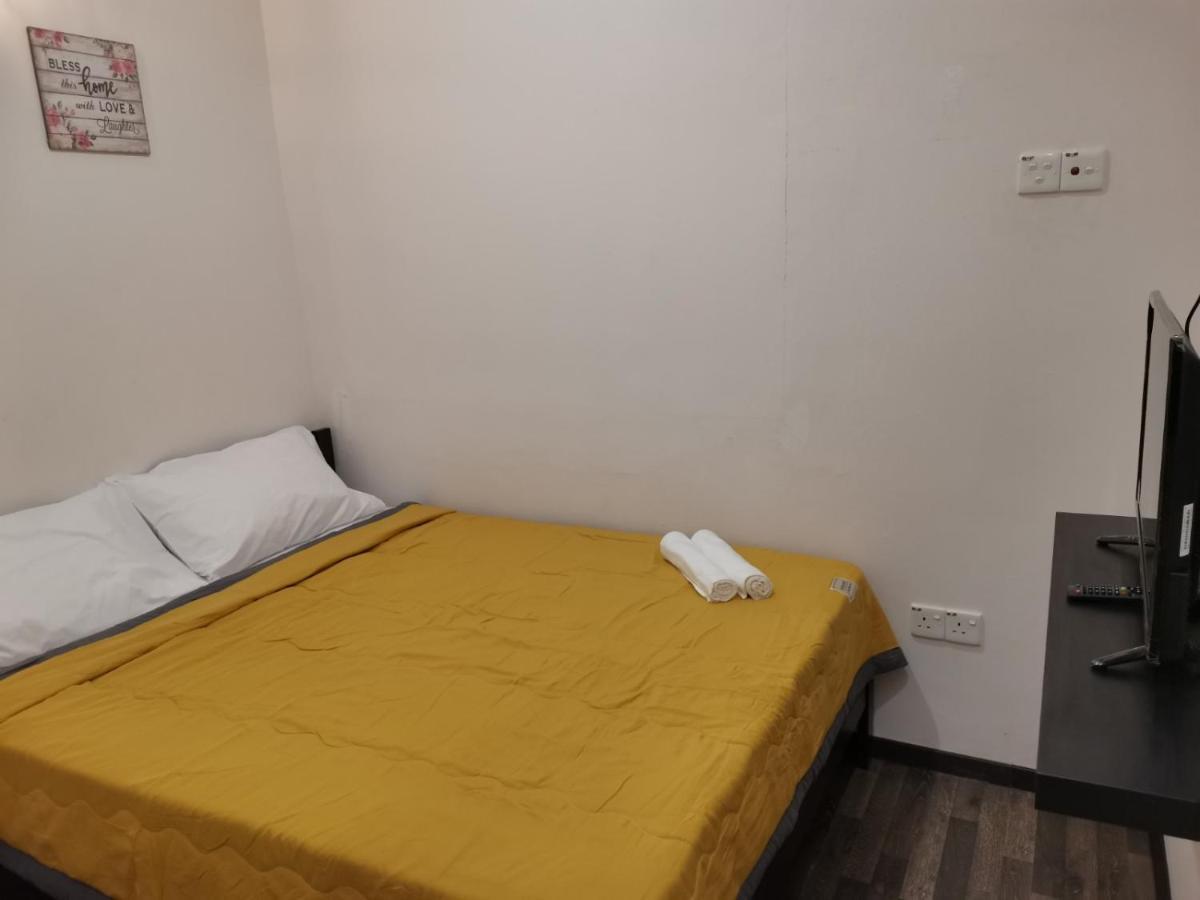 G Fortune Guest House+ George Town Buitenkant foto