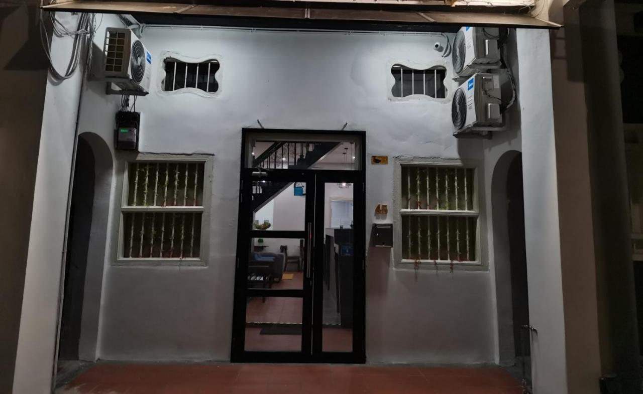 G Fortune Guest House+ George Town Buitenkant foto