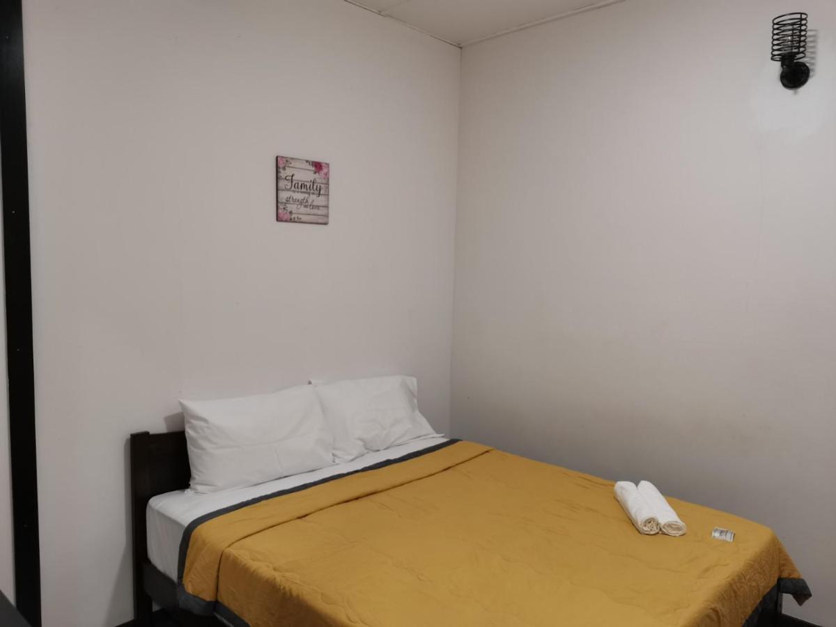 G Fortune Guest House+ George Town Buitenkant foto