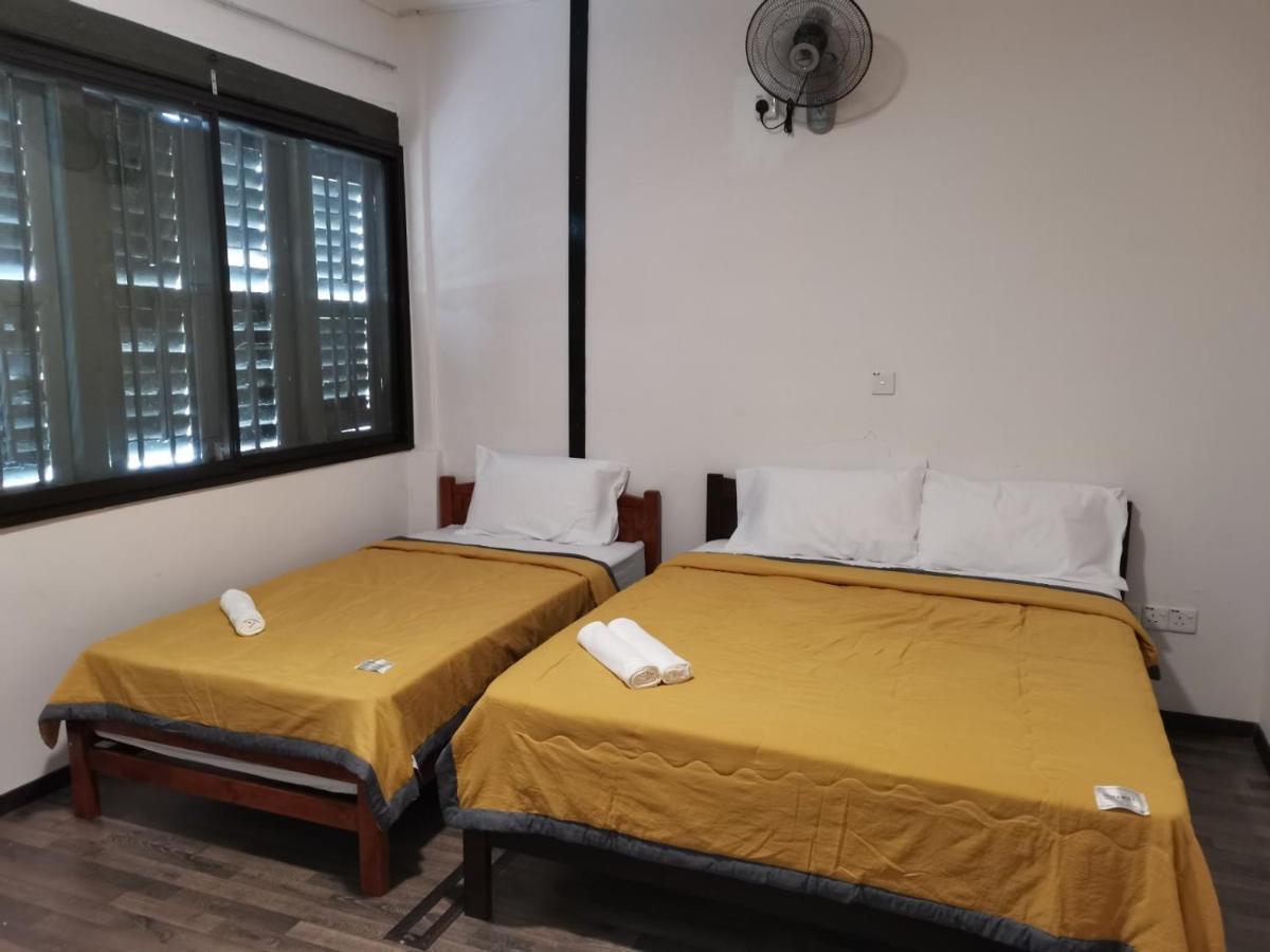 G Fortune Guest House+ George Town Buitenkant foto