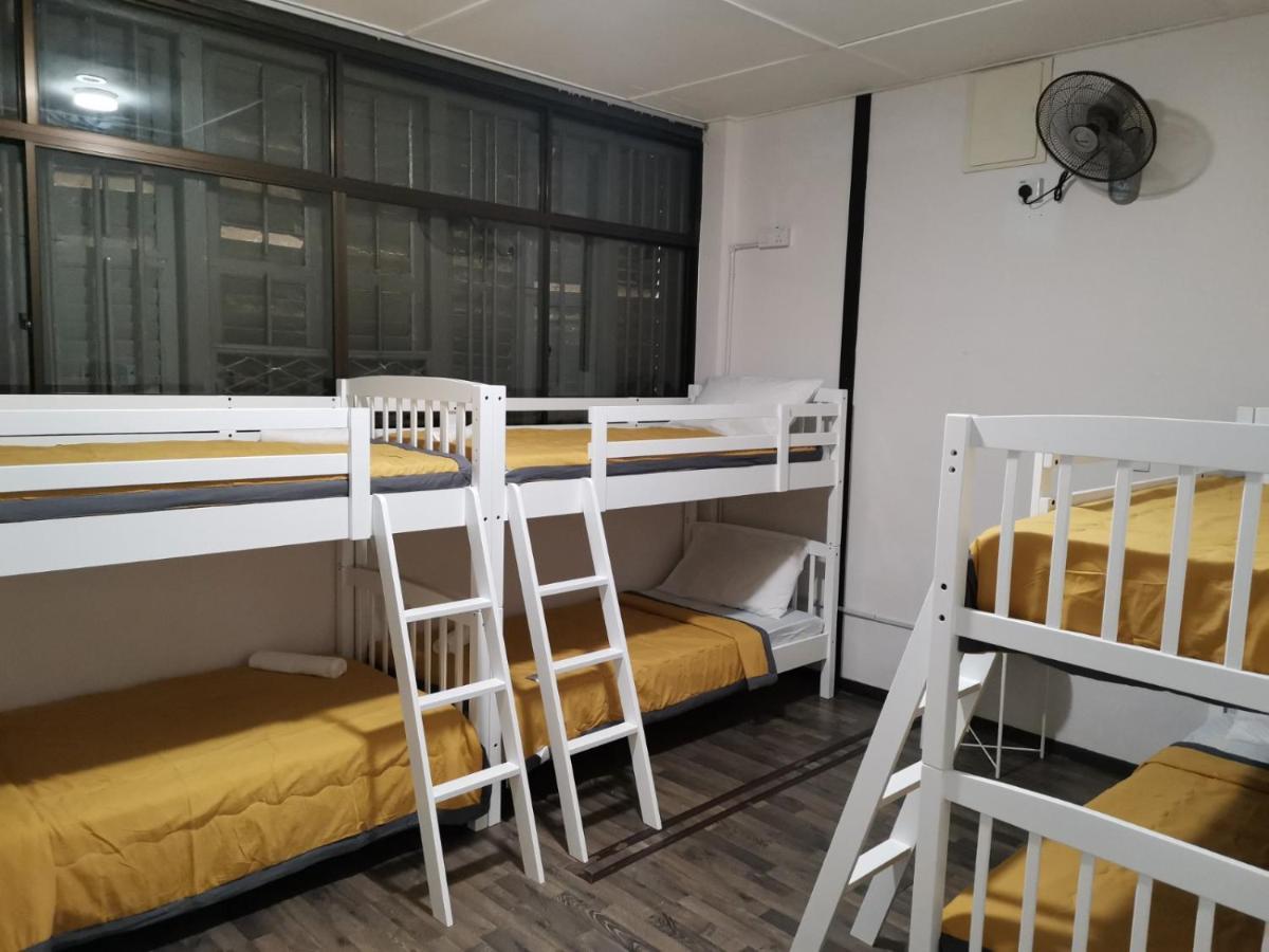 G Fortune Guest House+ George Town Buitenkant foto