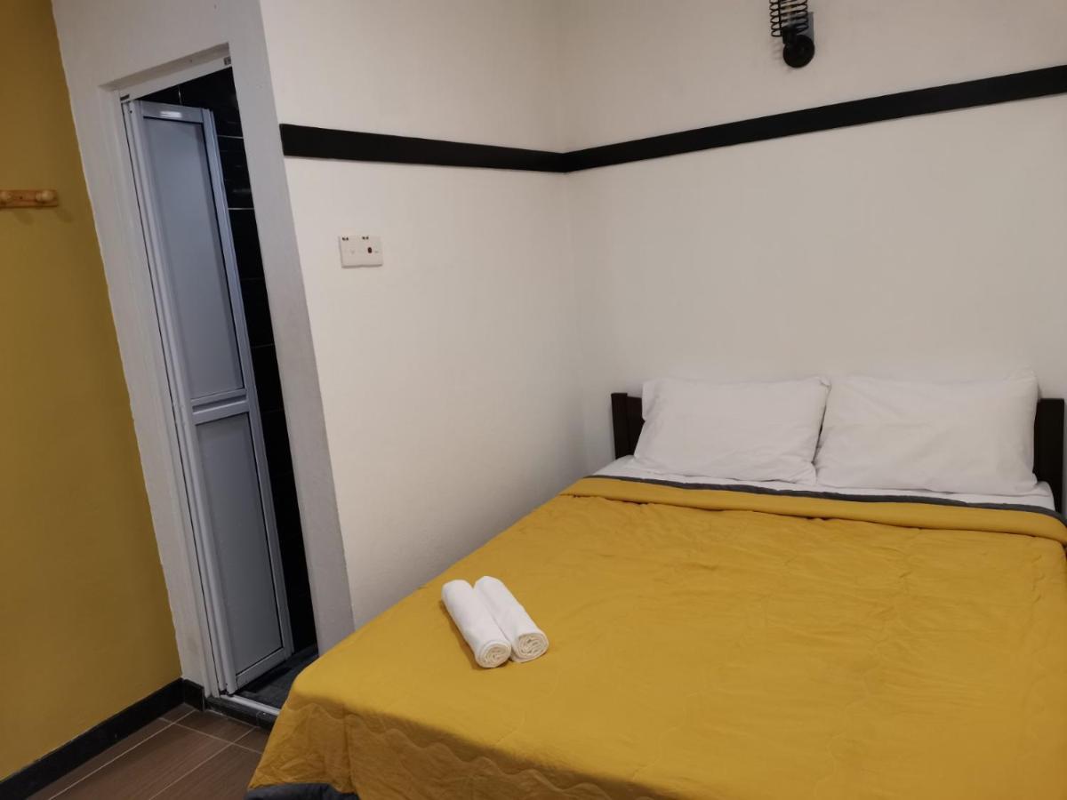 G Fortune Guest House+ George Town Buitenkant foto