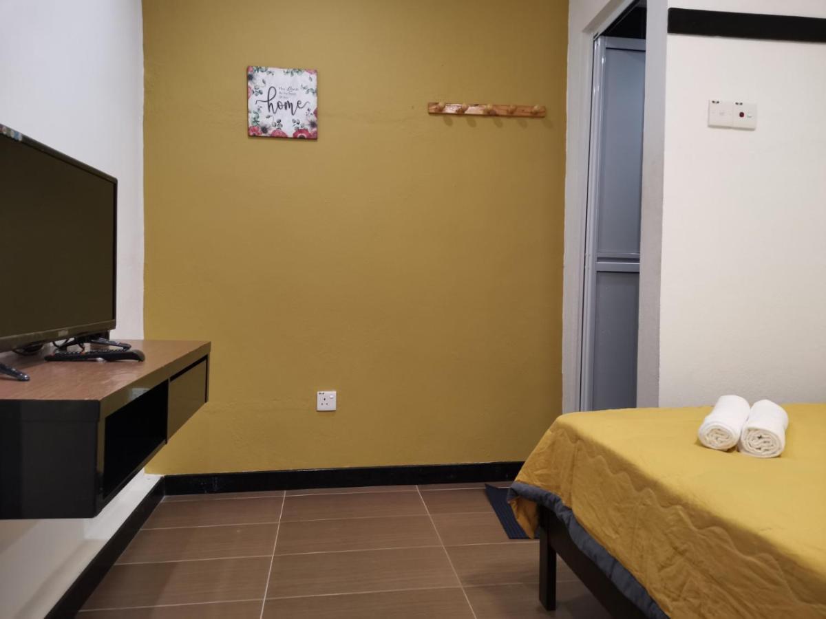 G Fortune Guest House+ George Town Buitenkant foto