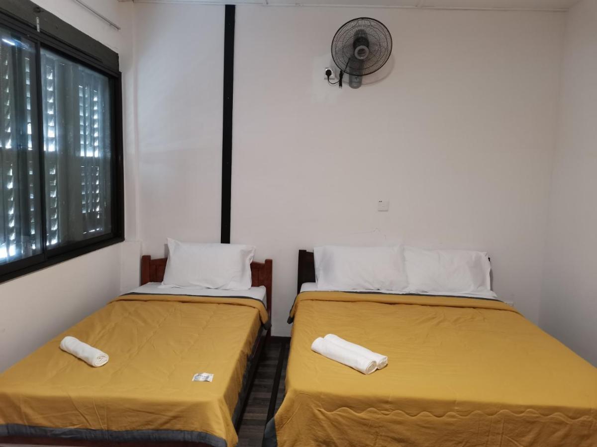 G Fortune Guest House+ George Town Buitenkant foto
